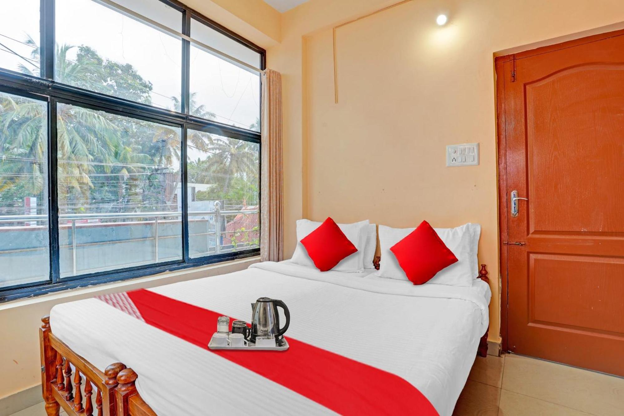 Spot On The New View Regency Thiruvananthapuram Exterior foto