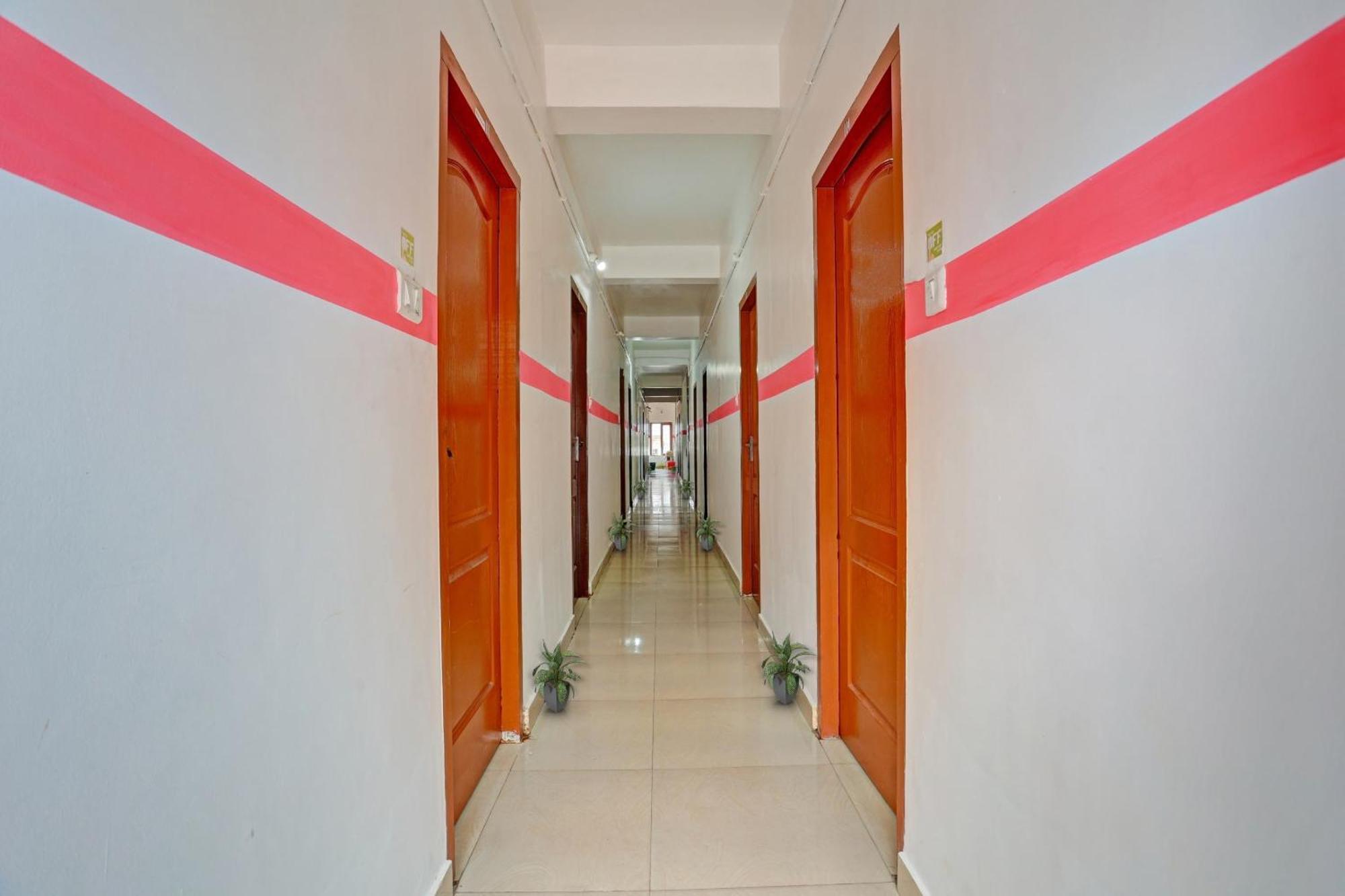 Spot On The New View Regency Thiruvananthapuram Exterior foto